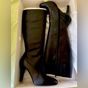 Women’s High Heel Boots size 8.5. Still in box it worn once